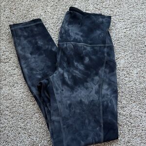 Lululemon sz 6 Black Diamond Tie-Dye Leggings